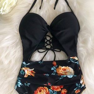 New with tags Cupshe bathing suit. Never worn